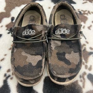 Hey dudes - camo color - used but I’m great condition - size 1Y
